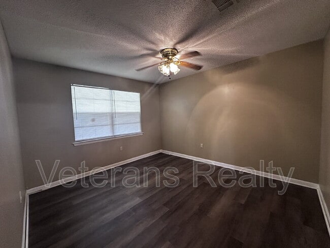 Building Photo - 101 S Kern Dr