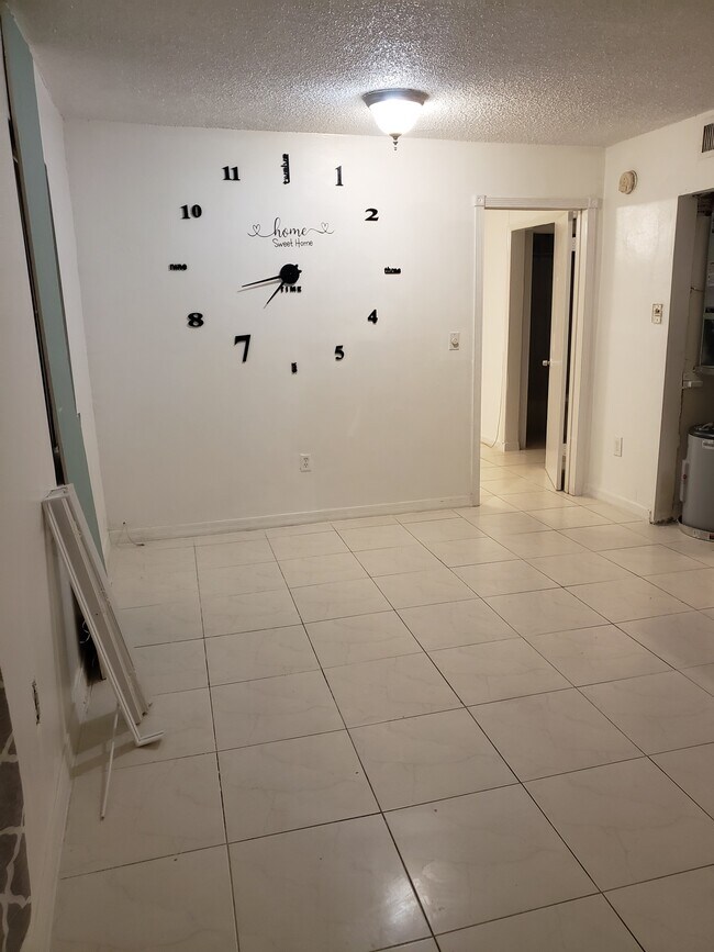 Foto del edificio - 1525 NW 19th Ter