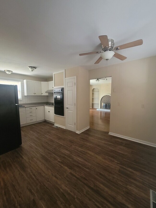 Building Photo - 11272 Bristol Rock Rd Florissant, MO 63033