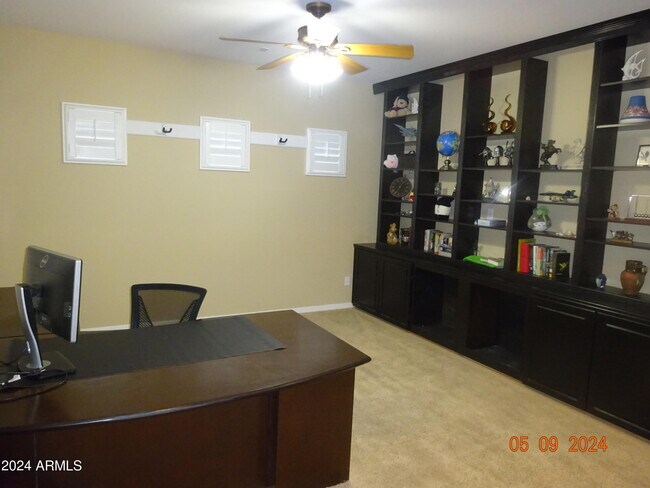 Building Photo - 5209 W Molly Ln