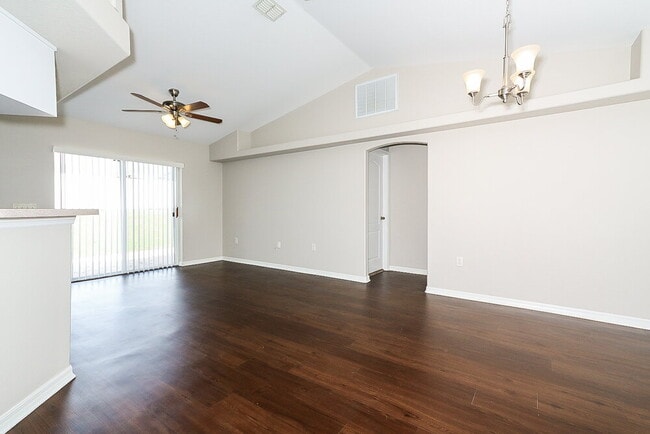 Building Photo - 1621 Papoose Way