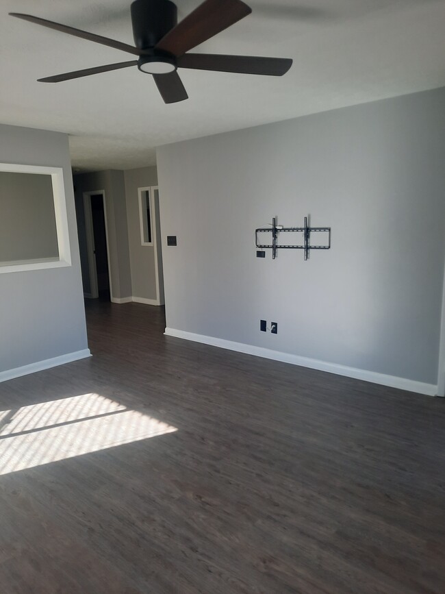 Foto del edificio - 6921 Timberwood Dr