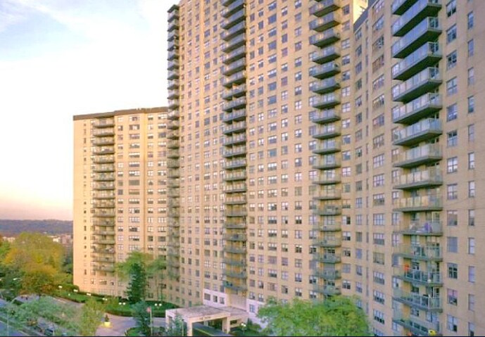 Primary Photo - 2600 Netherland Ave