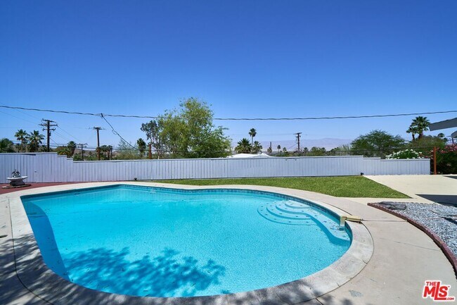 Building Photo - 39047 Sherry Cir
