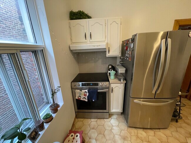 Building Photo - 5468 St Saint-Urbain