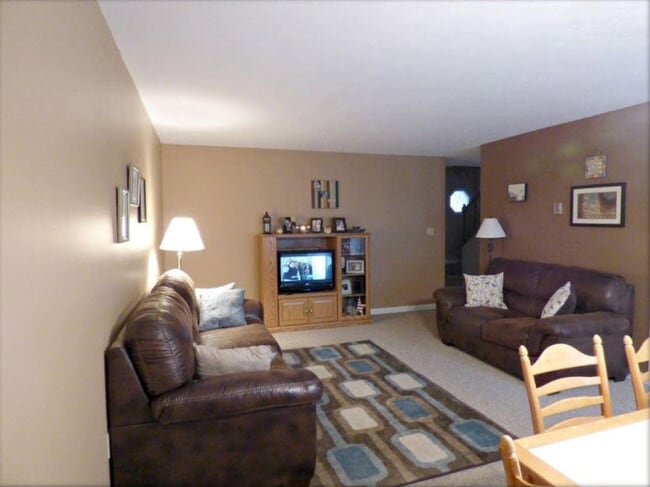 Building Photo - 2123 Creekside Way