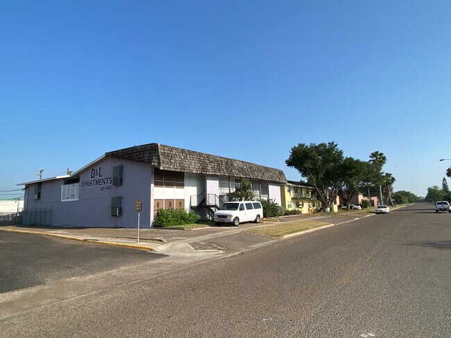 Building Photo - 1014 S 10th Ave