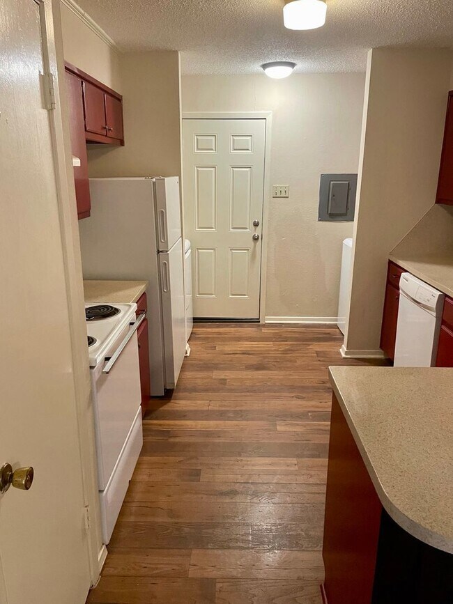 Building Photo - 3823 Ethel