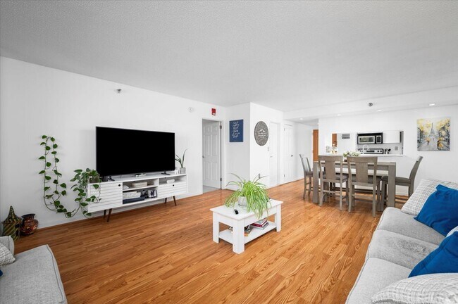 Foto del edificio - 127 Greyrock Pl