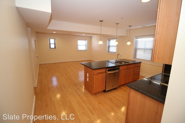 Building Photo - 1520 Independence Ave SE