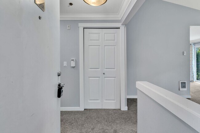 Foto del edificio - 1 bed 1 bath top floor corner condo at Vil...