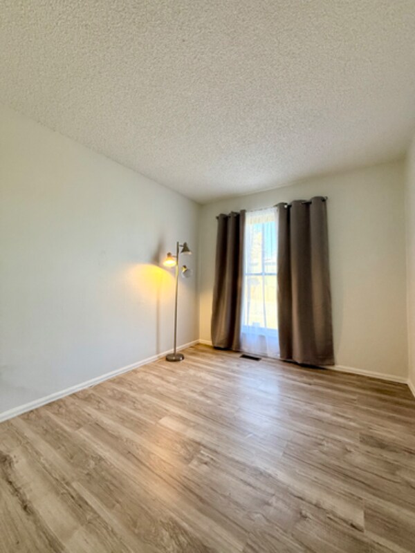 Foto del edificio - 2708 W 98th Dr