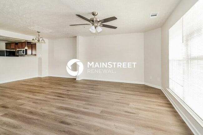 Building Photo - 3 Bedroom Pet-Friendly Home in La Vergne, TN with Main Street Renewal