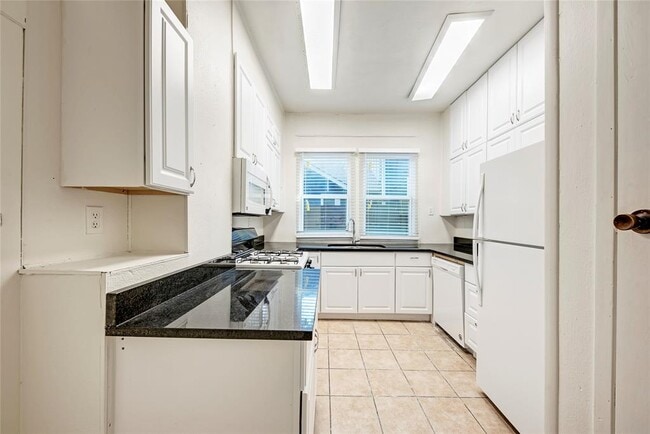 Building Photo - 2911 Rio Grande St