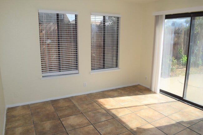 Foto del edificio - Resident Benefit Package Property