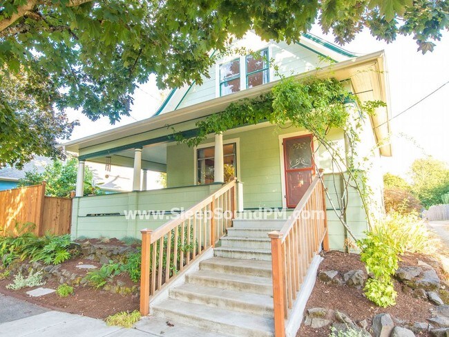 Building Photo - 8018 N Oswego Ave