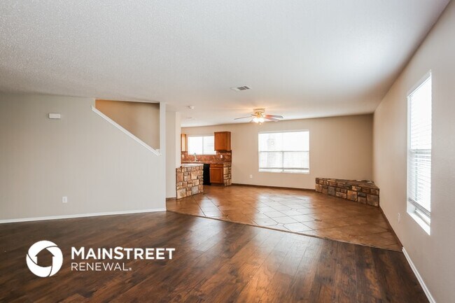 Foto del edificio - 4820 Trail Hollow Dr