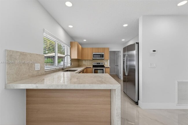 Foto del edificio - 8695 SW 51st Pl