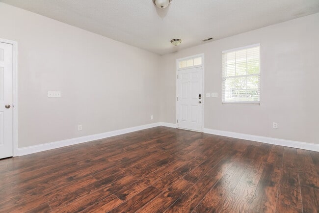 Building Photo - 133 Smart Ct