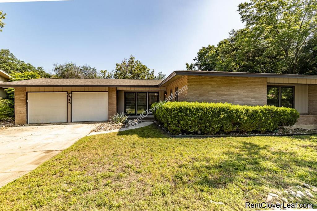 343 Montfort Dr House for Rent in San Antonio, TX