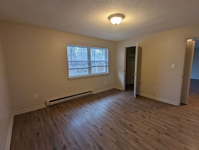 Foto del edificio - 2 Bedroom Upstairs Apartment with Washer/Dryer Hookup