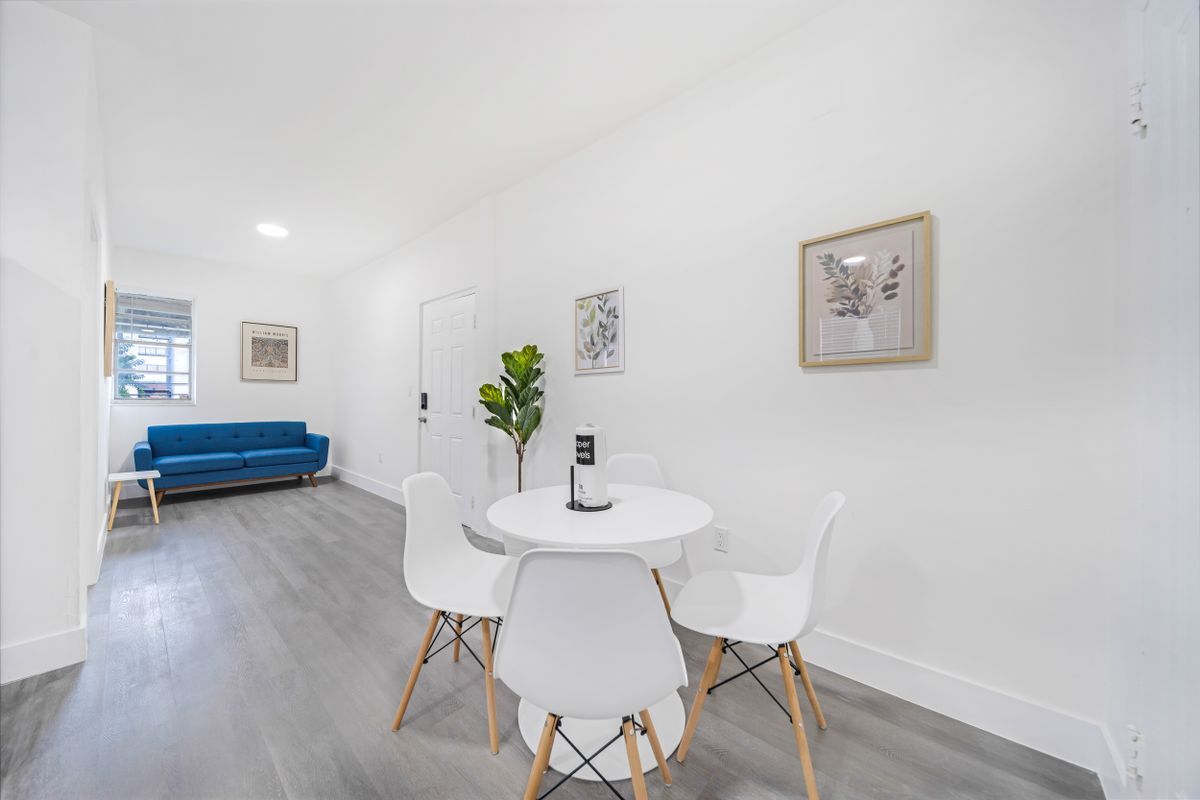 Foto principal - 1029 SW 5th St