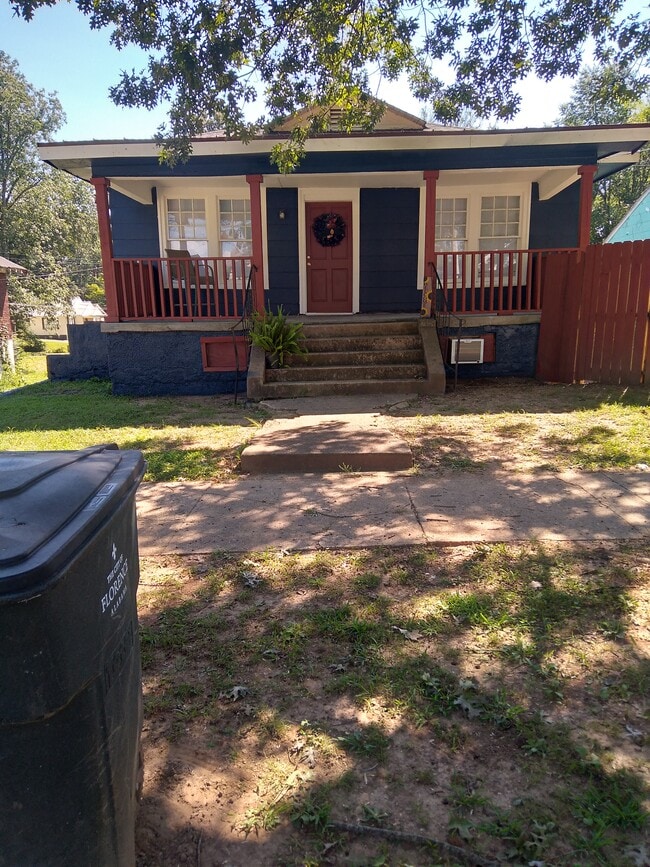 Building Photo - 416 Howell St