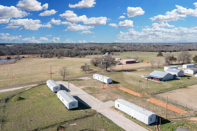 Foto del edificio - Bullard Mobile Home Park
