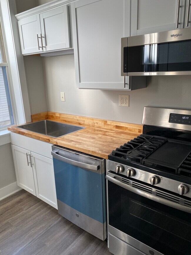 Foto del edificio - 2436 S Wentworth Ave