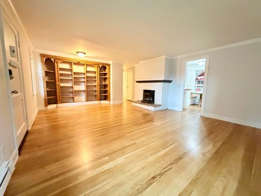 Foto del edificio - Great 2 bed home, fully fenced backyard in desirable Olympic Hills! Available Now!