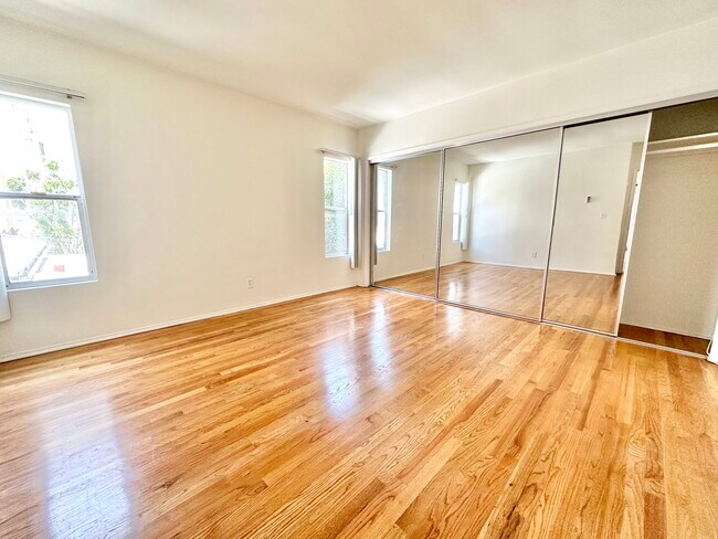 Foto del edificio - 8919 Harratt St