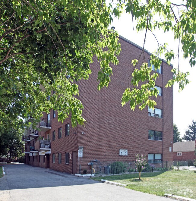 Photo du bâtiment - 1475 Birchmount Rd