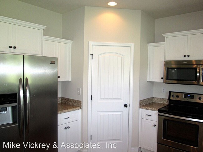 Building Photo - 3 br, 2.5 bath House - 520 Cranberry Circle