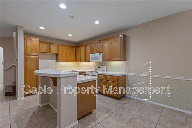 Foto del edificio - 24050 Joshua Dr