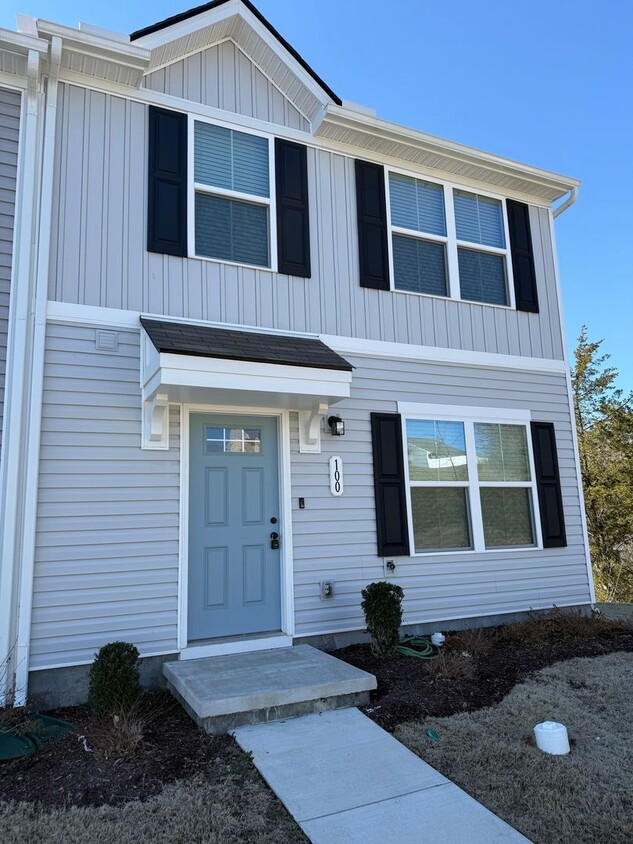 Like New Townhome! - Like New Townhome!