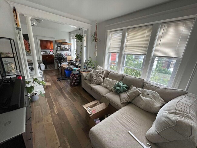 Foto del edificio - 120 DEKALB Ave