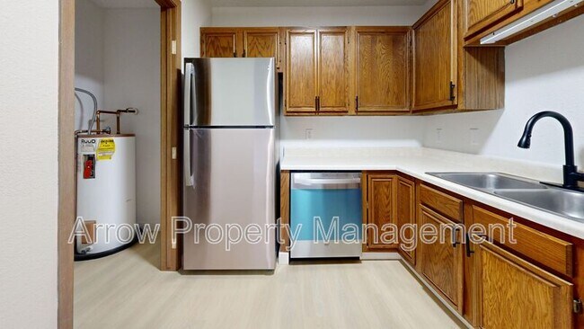 Building Photo - 205 E Arbor Ave