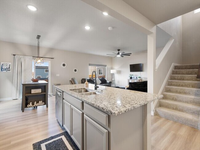 Building Photo - 11468 Sanderling St