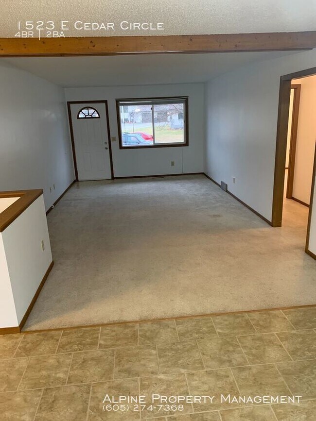 Foto del edificio - 4 Bed/2 Bath Twinhome in Brandon, SD!!