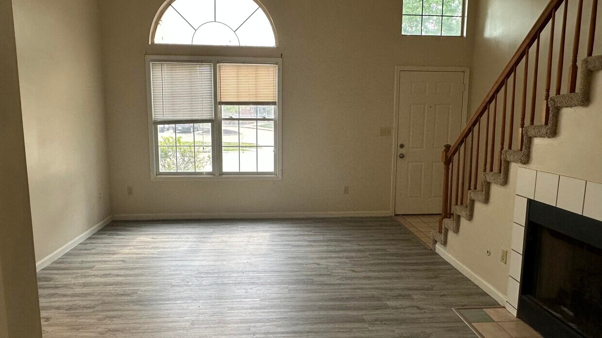 32 N Cedar Lake Dr W, Columbia, MO 65203 Condo for Rent in Columbia