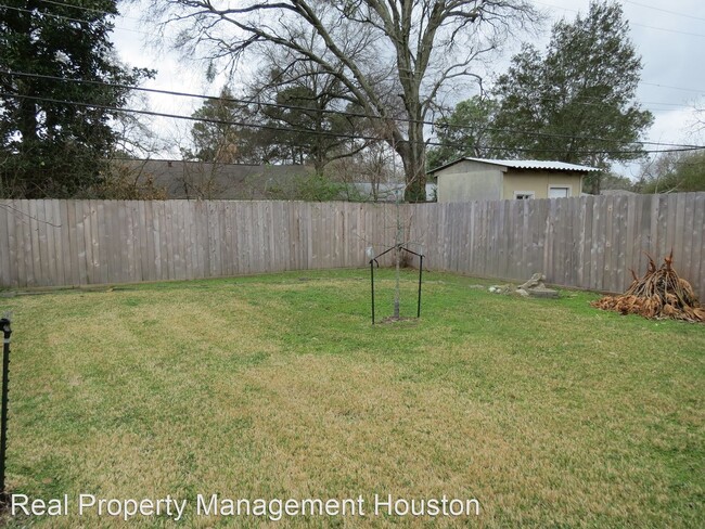 Building Photo - 3 br, 1.5 bath House - 9539 Vogue Lane