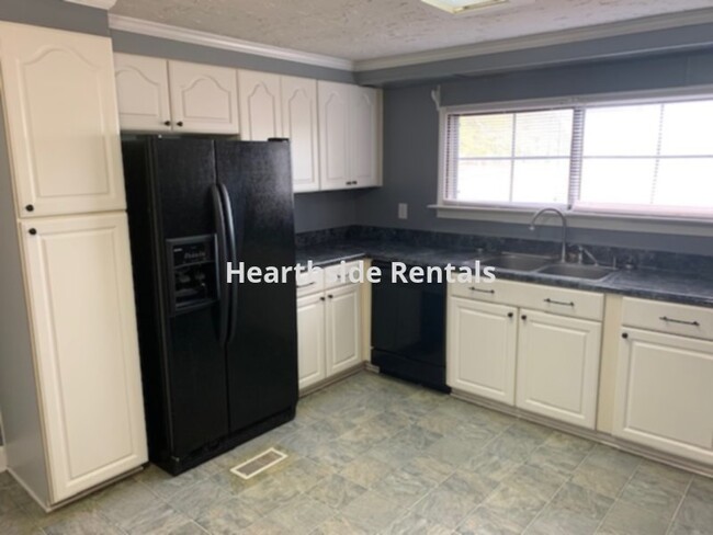 Building Photo - **3 Bedroom 2 Bath Double Wide with Double...