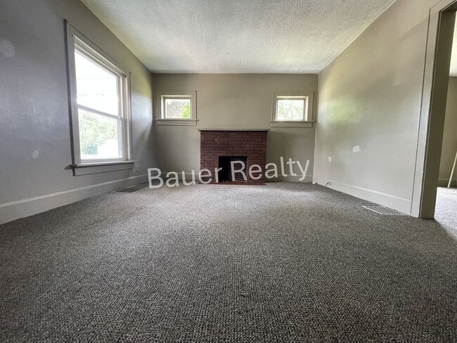 Building Photo - tb200h