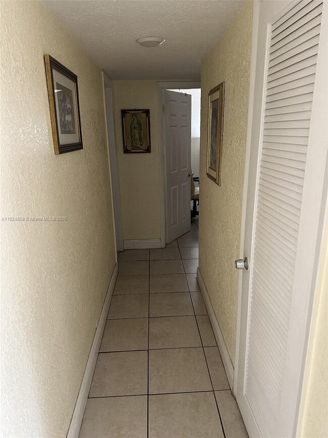 Building Photo - 120 Royal Palm Rd