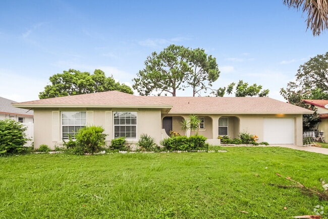 Building Photo - 2739 Sumba Ave