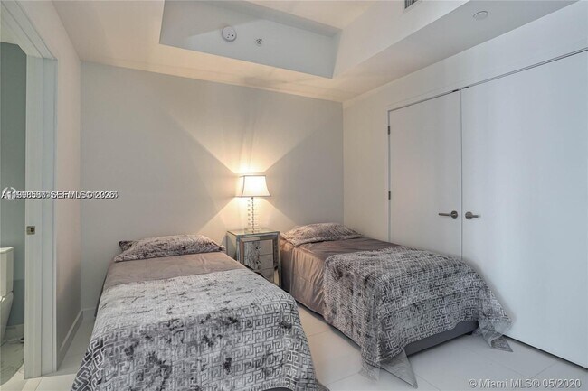 Foto del edificio - 851 NE 1st Ave