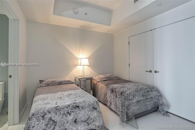 Building Photo - 851 NE 1st Ave