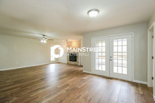 Foto del edificio - 3 Bedroom Pet-Friendly Home in Oklahoma City, OK with Main Street Renewal