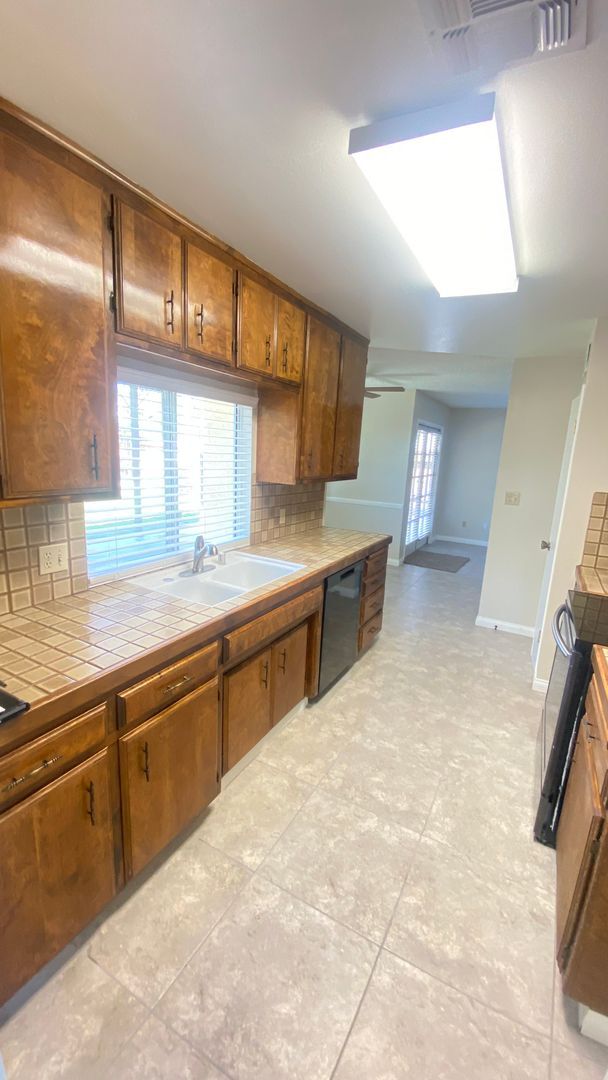 Building Photo - Available Now! Beautiful Two-Story Southwe...