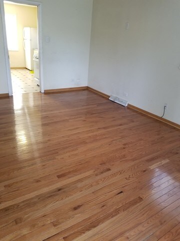Building Photo - 15450 Dorchester Ave
